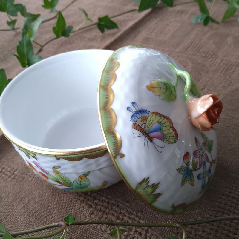 Herendヘレンド ヴィクトリアの蓋付きシュガーポットは高さ約10㎝H