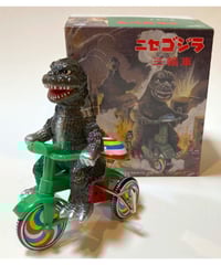 ガメラ生誕60周年【ガメラ三輪車】ゴールドカラー雪の結晶ペンダント