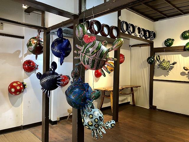 海に浮かぶ浮き球を使ったエコアート♪ | 台北ナビ