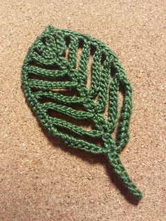 Ravelry: 葉っぱのレース編みモチーフ Lace leaf motif pattern by Len
