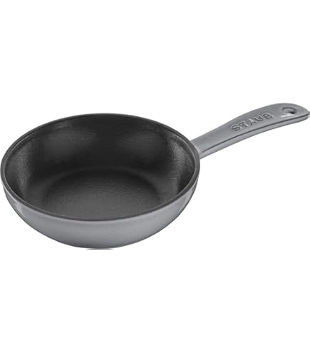 Amazon｜staub ストウブ 「 ウッドハンドル フライパン 26cm 」 鋳物