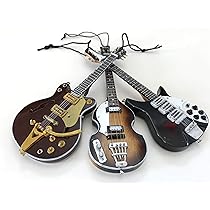 The Beatles ミニチュア楽器セット ビッグサイズ