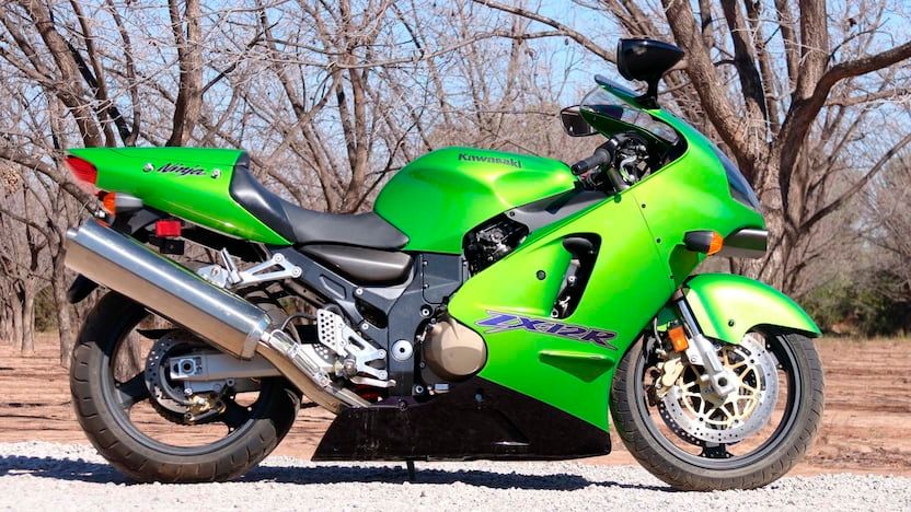2000 Kawasaki Ninja ZX12R VIN: JKAZX9A1XYA017192 - CLASSIC.COM