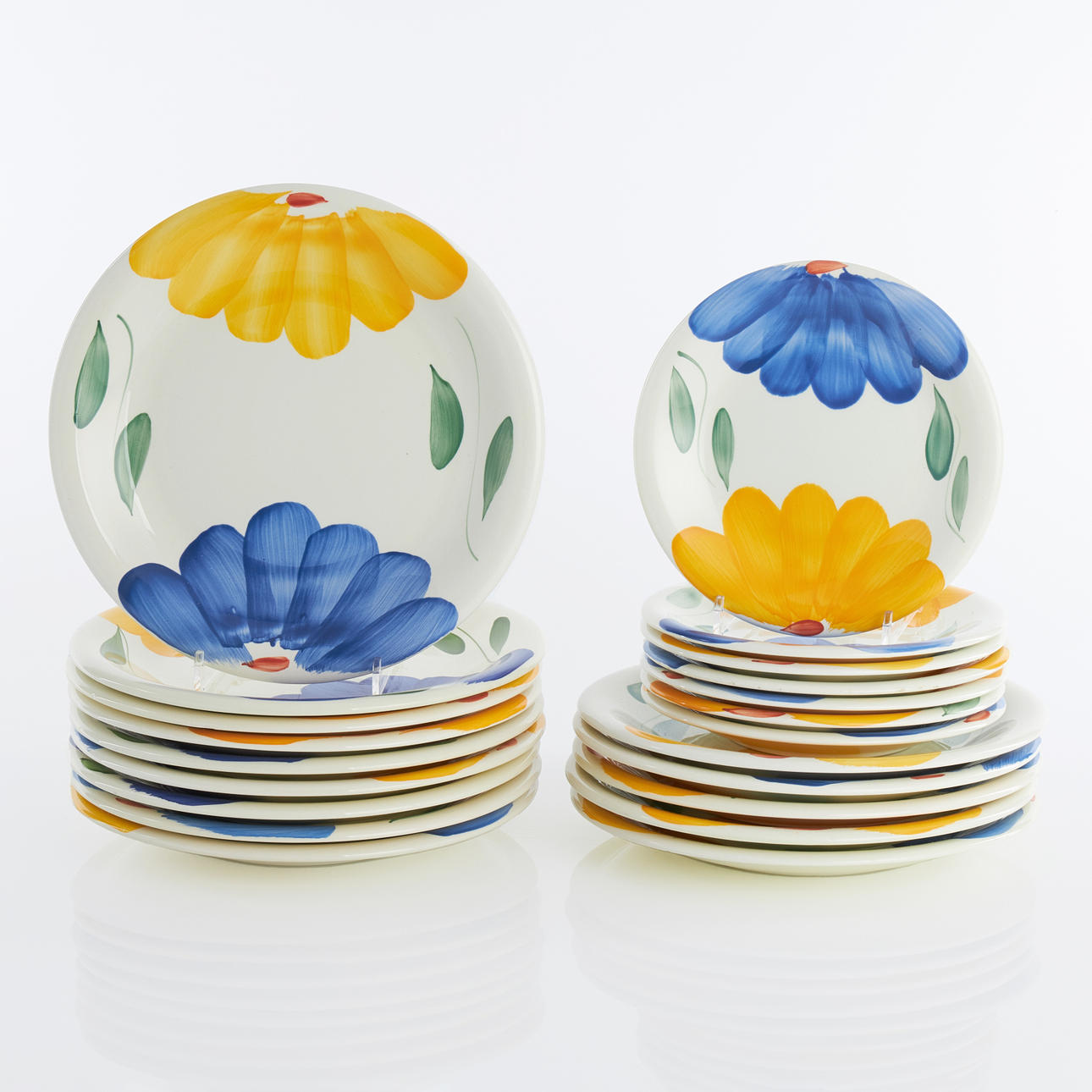 PLATES, ITALY, 1980s. 14 + 7 pcs. La Primula SRL. Ceramics