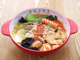 竹久夢二から草間彌生さん、村上隆さんまで－高崎の画廊で版画展