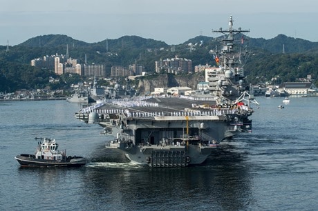 米空母ロナルド・レーガン、米海軍横須賀基地で一般公開 - 横須賀経済新聞