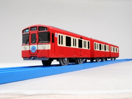 所沢でプラレールXマスイベント 西武9000系「RED LUCKY TRAIN」先行
