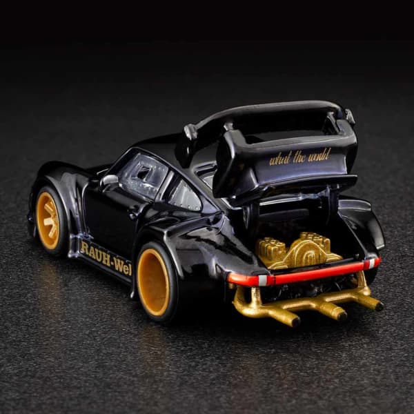 RLC Exclusive RWB Porsche 930 w/ Akira Nakai Figurine – Mattel