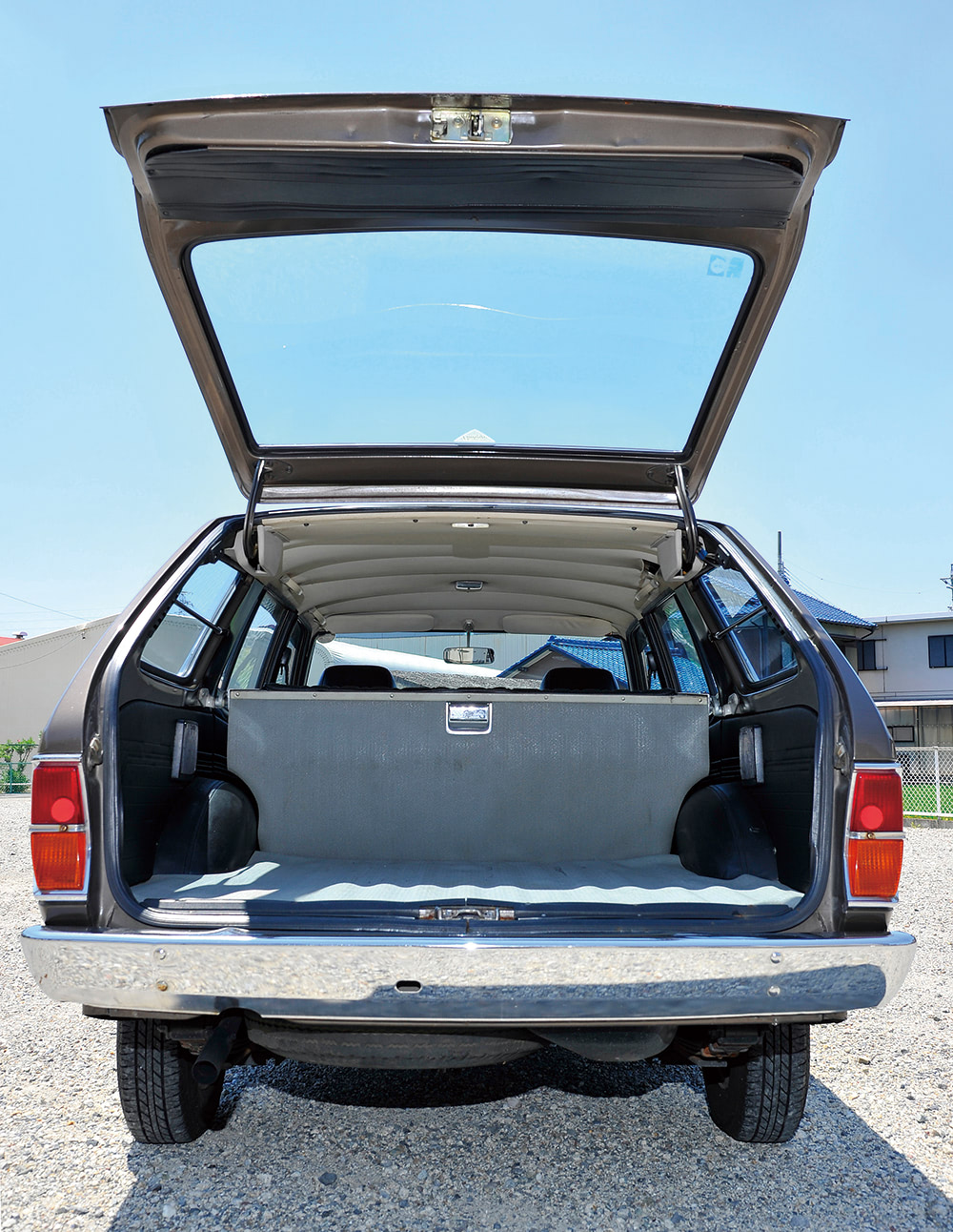 610 810ブルーバードの間に割り込んだ？ 710バイオレット 76年式 日産