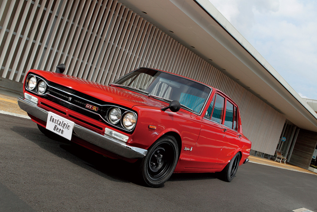 100Lの燃料タンクも標準！ 一体型ライトとグリルが特徴｜70年式 日産