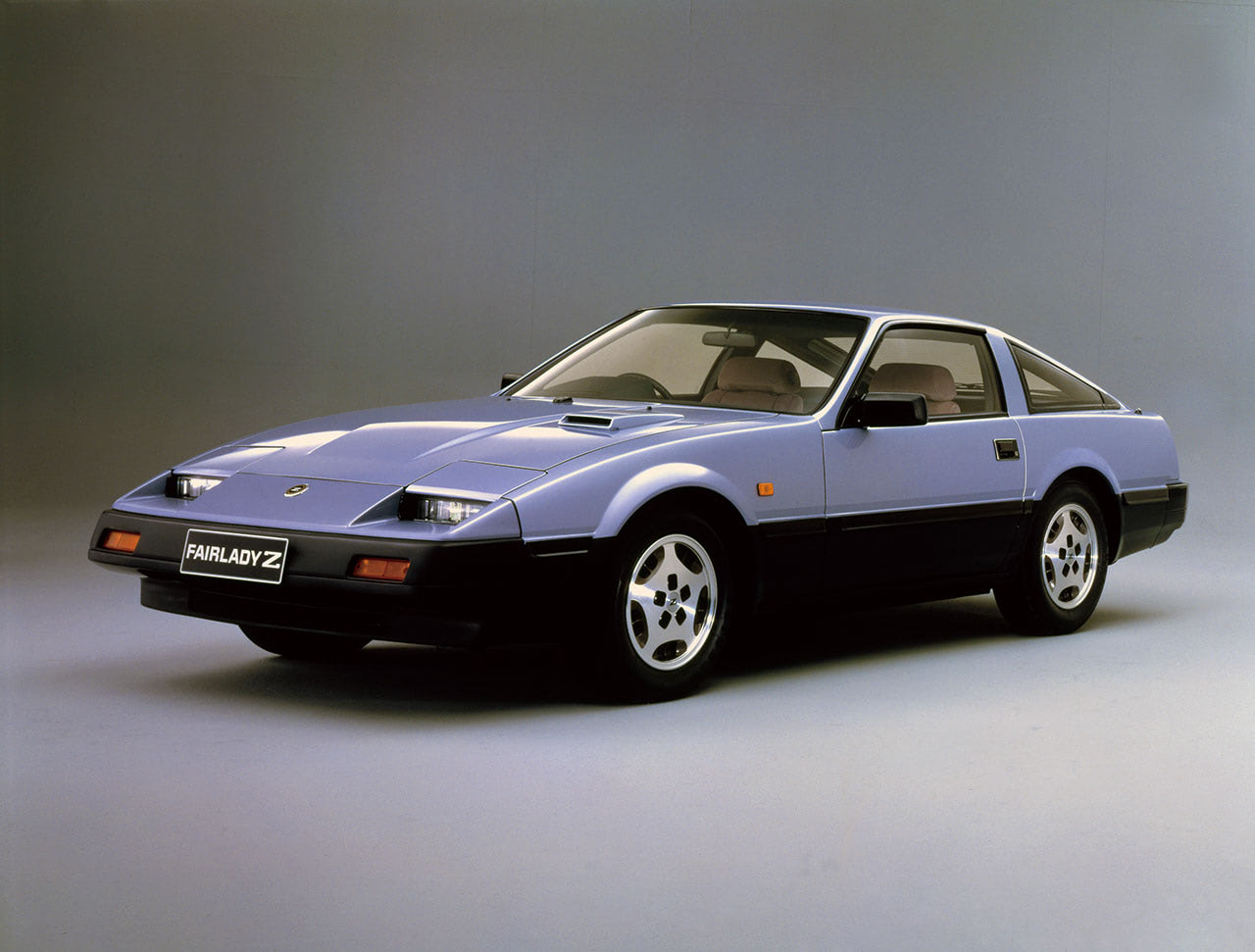 心臓は上質な2Lの直列6気筒からスタート。「Z」50年の歴史