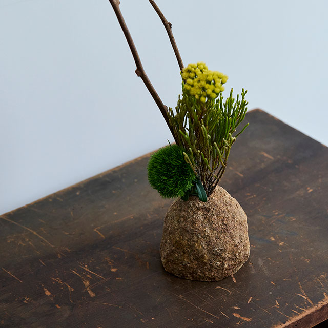 WEB限定】INASE 石の花入れ 鞍馬石｜園芸｜中川政七商店 公式サイト