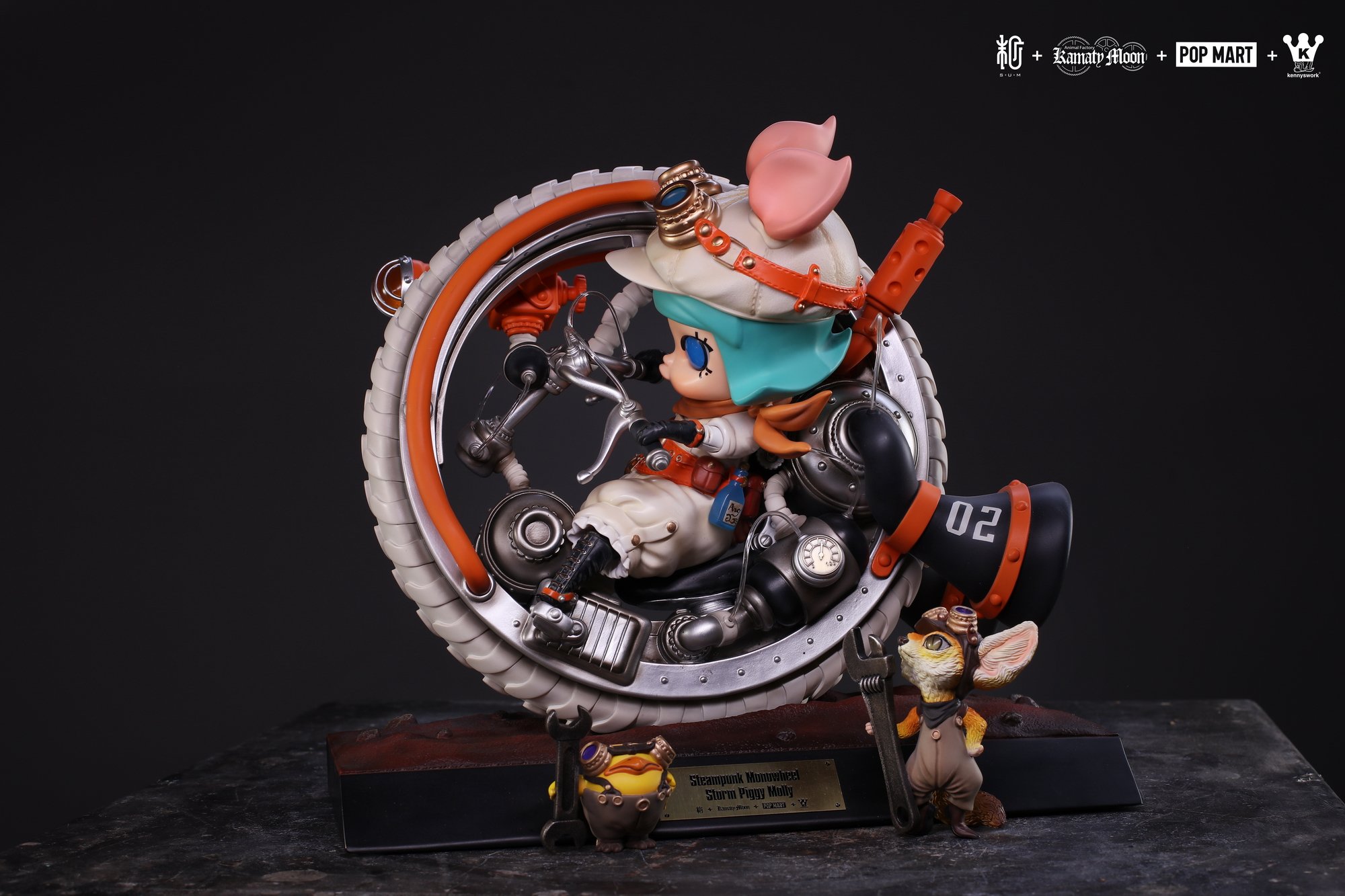 Resin limited edition Molly on sale by Mitsuji Kamata x Kenny Wong
