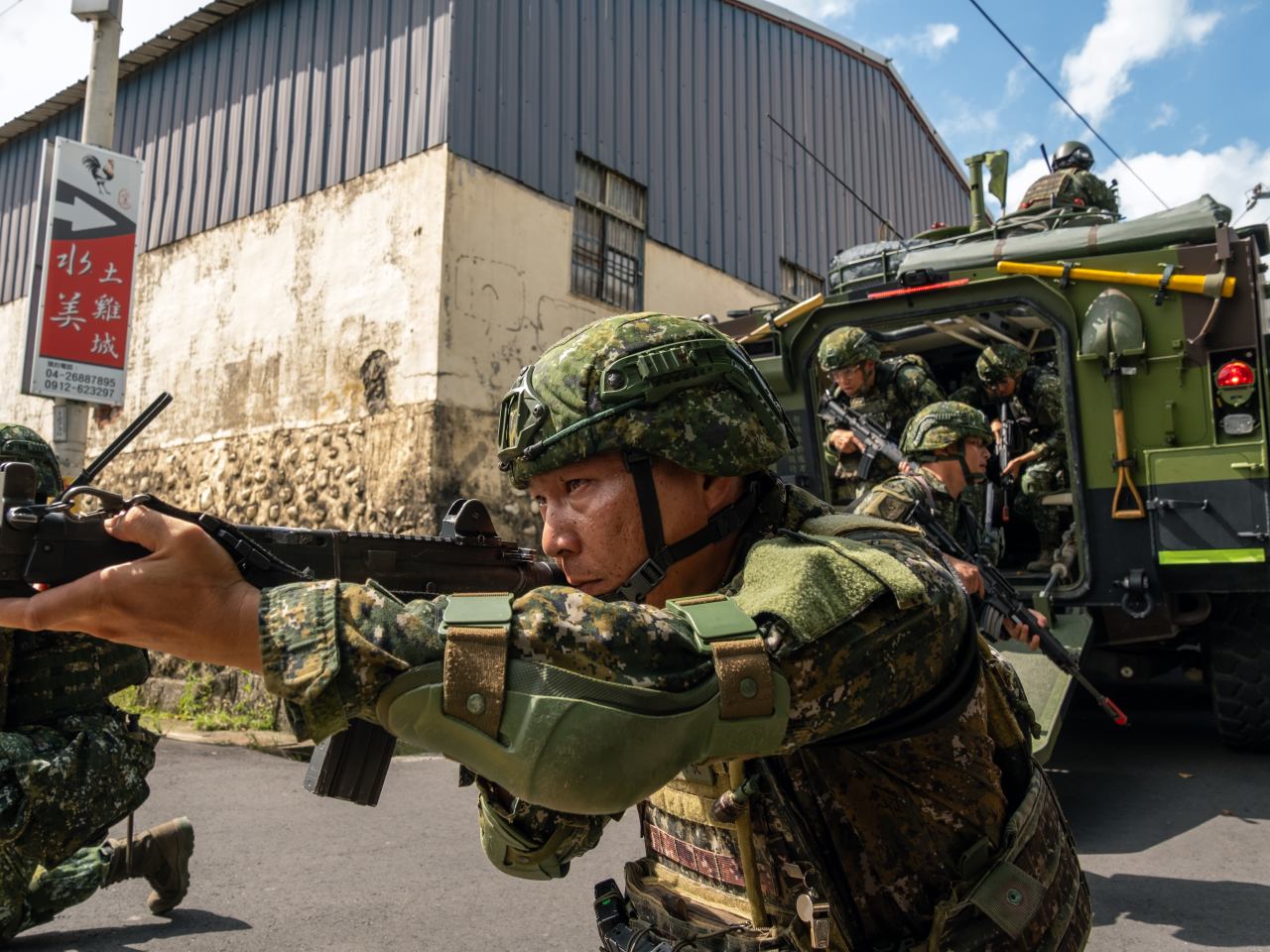 台湾の軍事演習、今年は市街地でも実施 - WSJ
