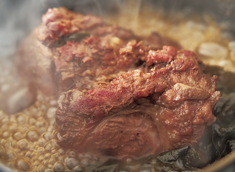 栗原心平さんが提案する今様おせちと美酒。個性豊かなクラフトビールが