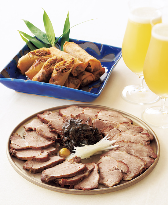 栗原心平さんが提案する今様おせちと美酒。個性豊かなクラフトビールが