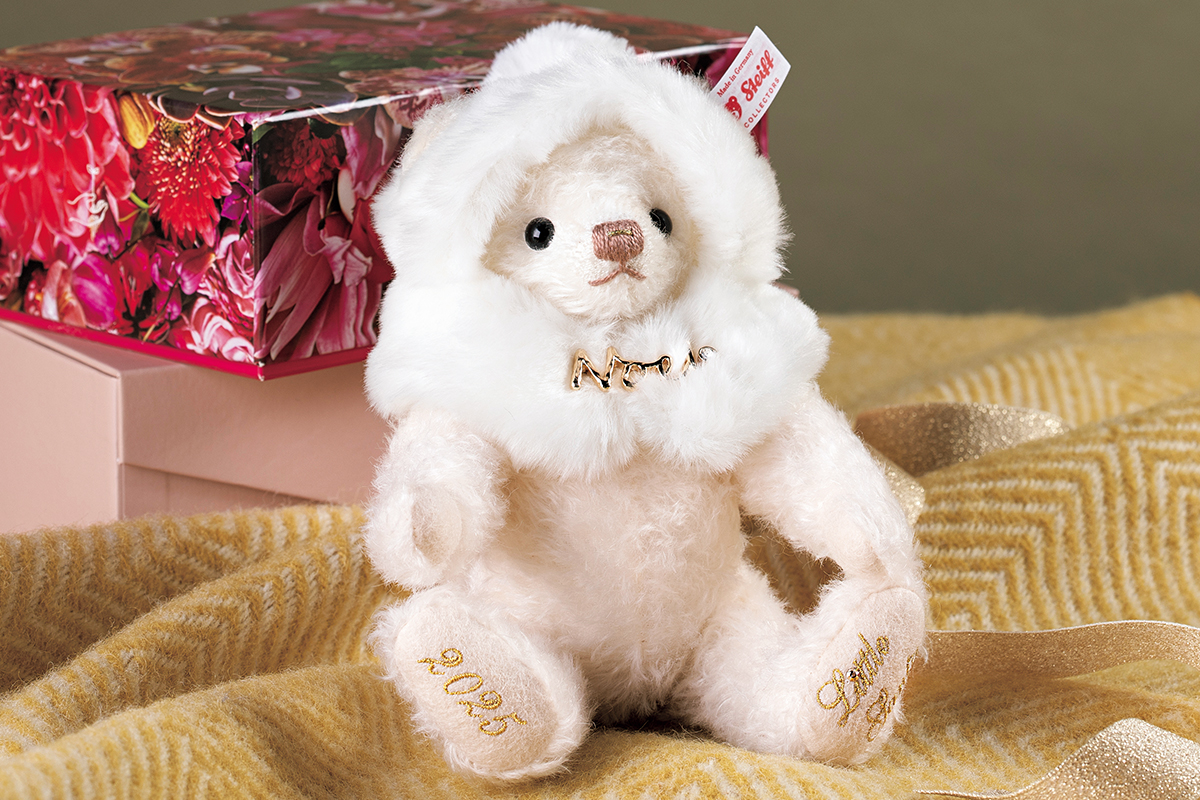 日本限定「シュタイフ」の愛くるしいテディベアが登場 | 家庭画報.com