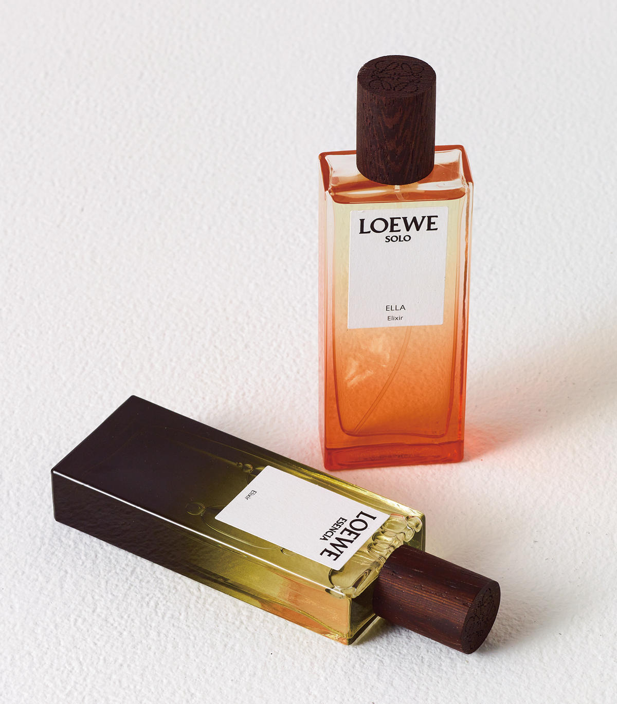 ロエベ】フレグランスとキャンドルは、性別の枠を超えた新たな名品 | MORE