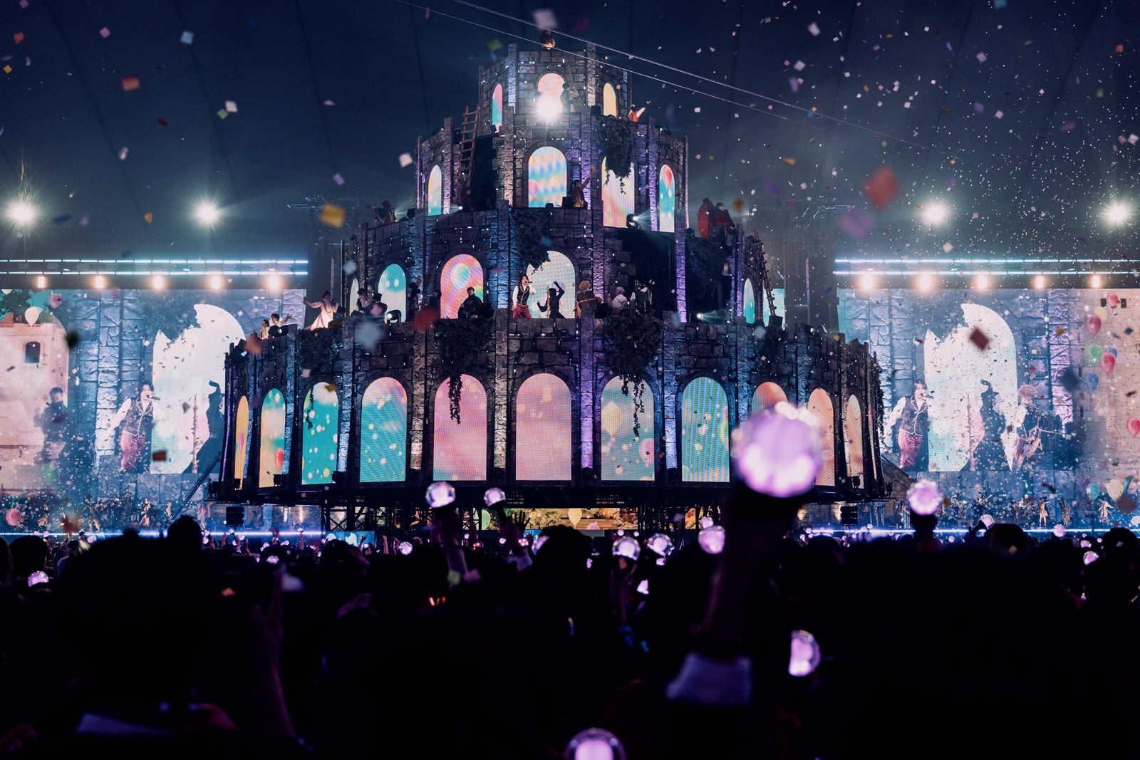 ミセス、高さ20m“バベルの塔”出現の圧巻演出 自身最大規模5大ドーム