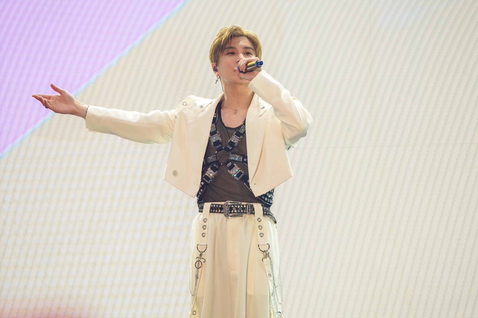 三代目JSB岩田剛典、初の単独アリーナツアー開幕 武道館での追加公演