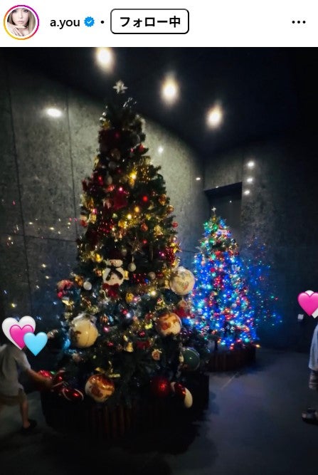浜崎あゆみ、自宅の豪華クリスマスツリー2本披露 息子2人も写り込み