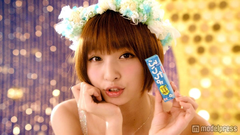 AKB48篠田麻里子、素肌を露出し”上から目線”コメント連発 - モデルプレス