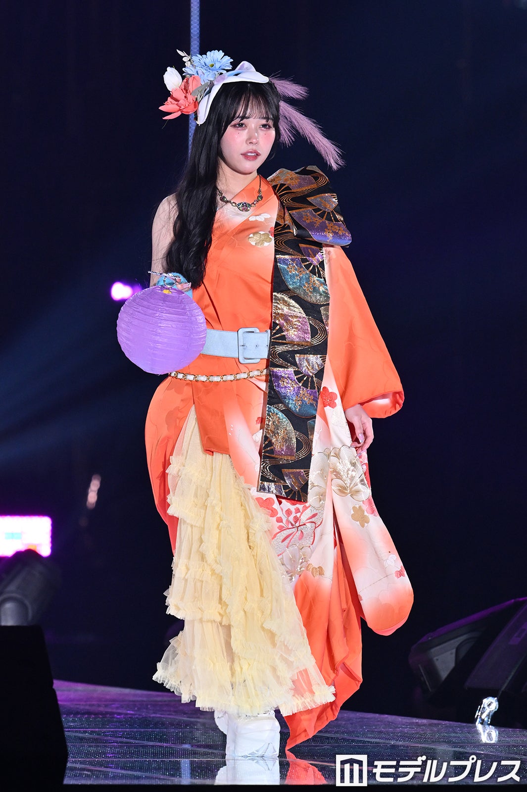 CUTIE STREET佐野愛花、ワンショルダーで美肩際立つ 着物×スニーカーが