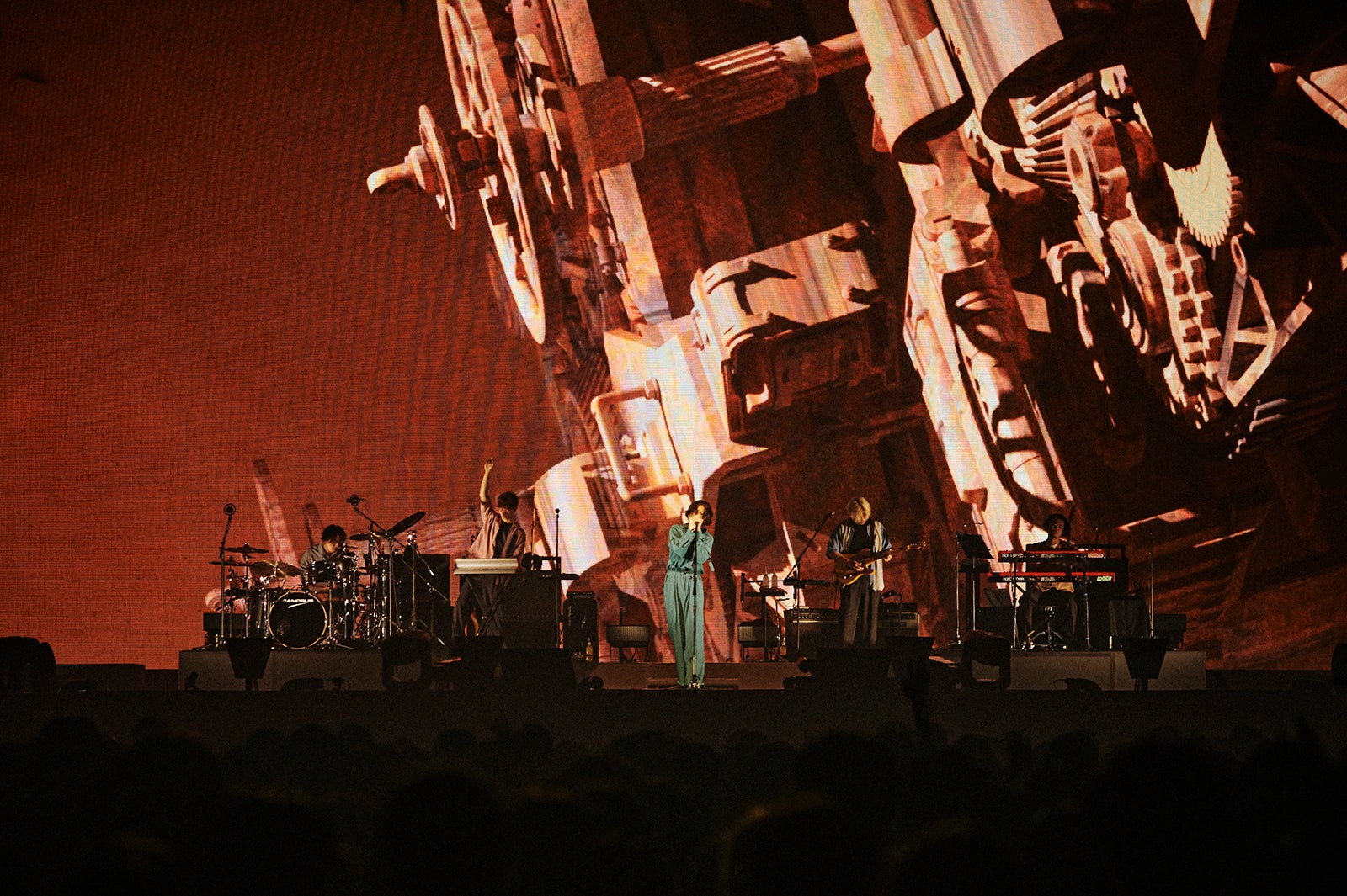 米津玄師、空想の世界へと誘うライブツアー完遂「昔の自分みたいな人