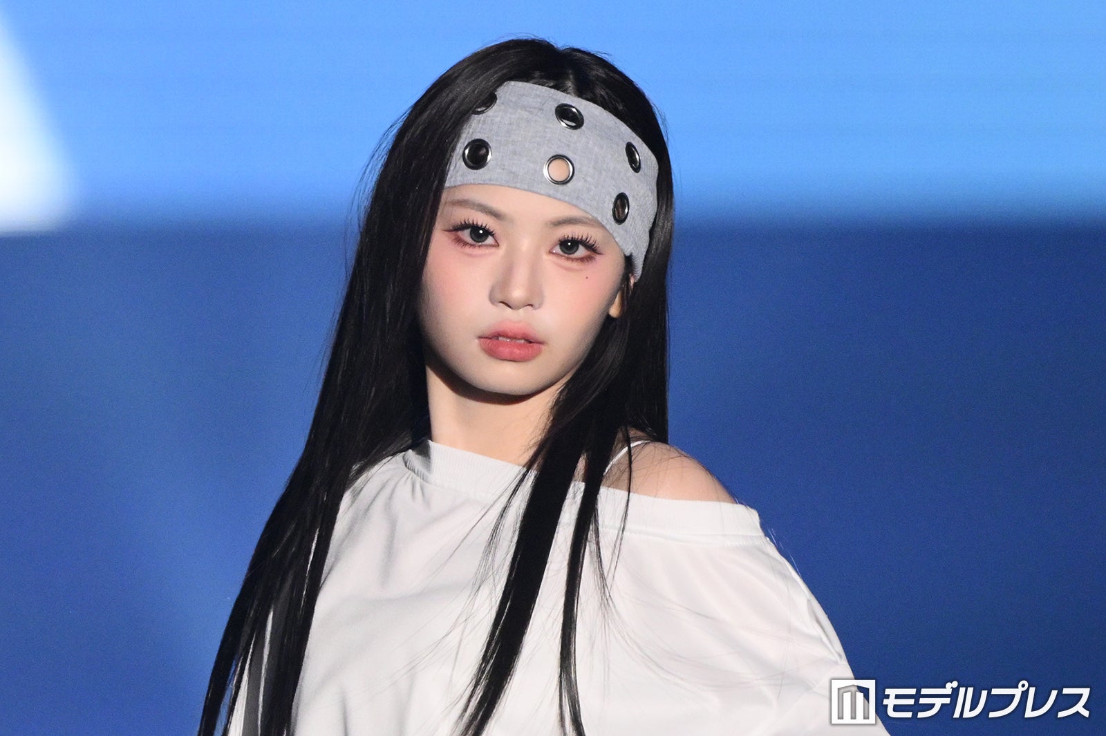 ME:I・RINON（村上璃杏）、ストレートヘアなびかせサプライズ登場 ワン