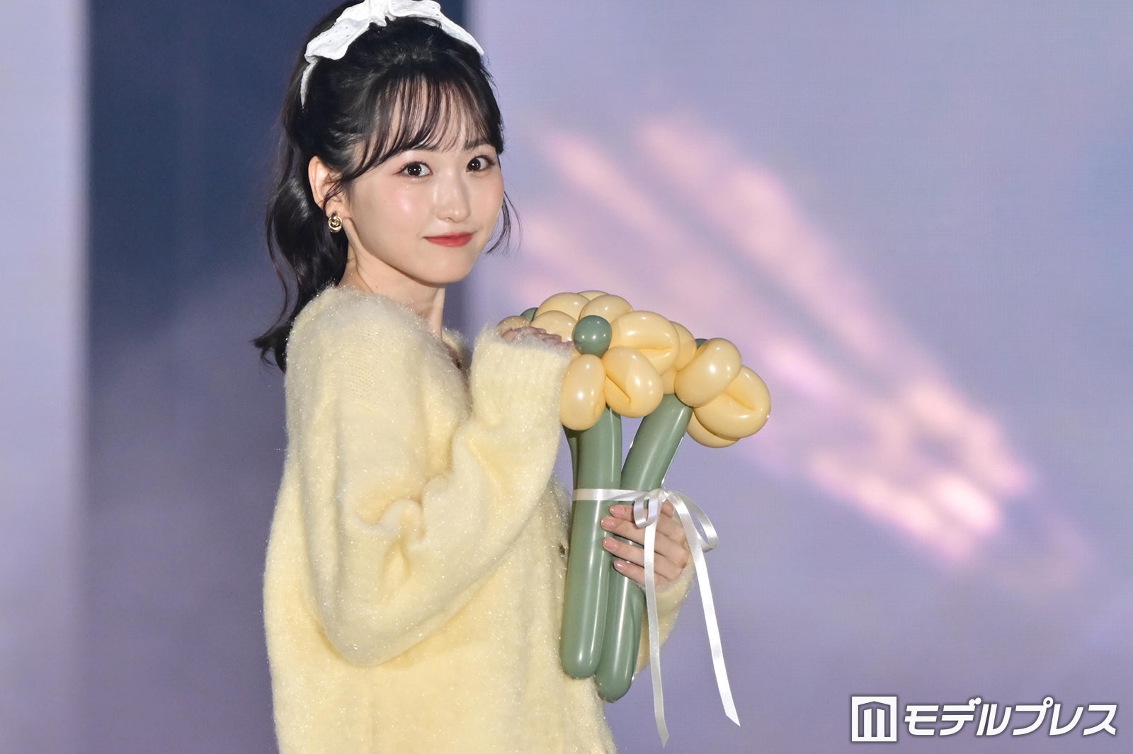 乃木坂46一ノ瀬美空、投げキッス＆笑顔に熱視線 ポニーテール×ブーケで