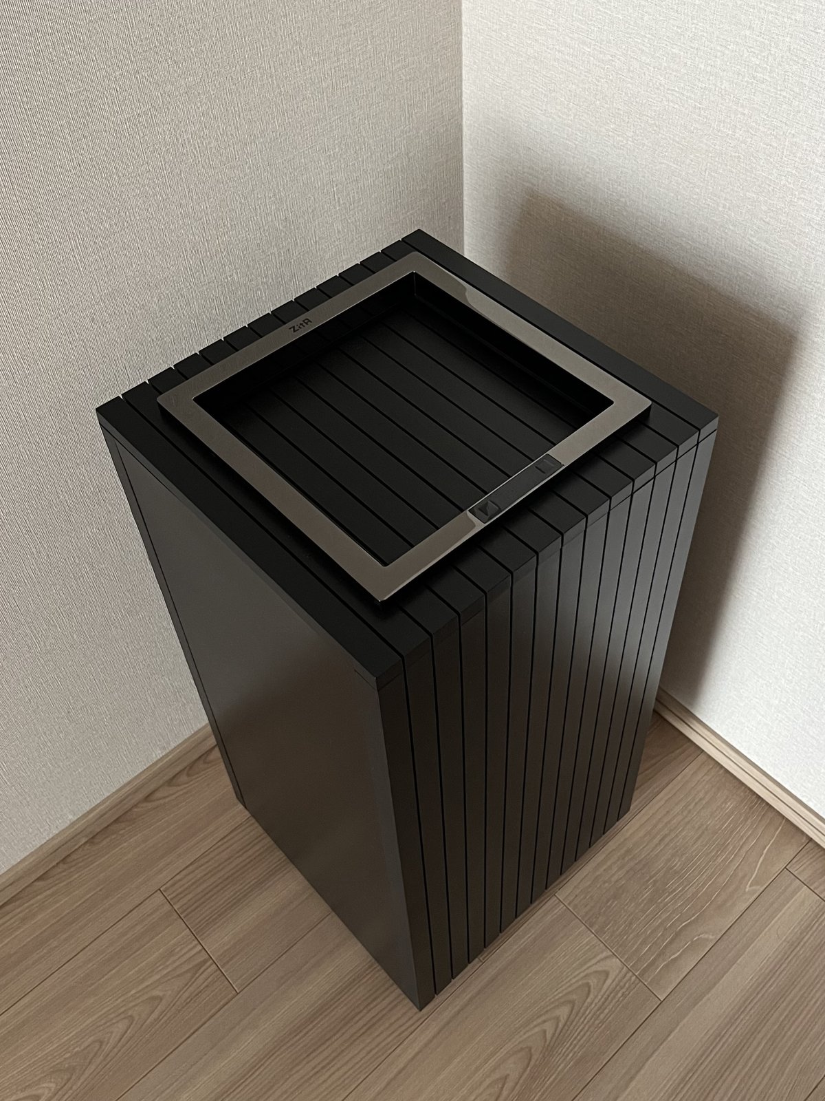 脱生活感がかなう【ジータ】のスクエア型ゴミ箱 #深夜のこっそり話