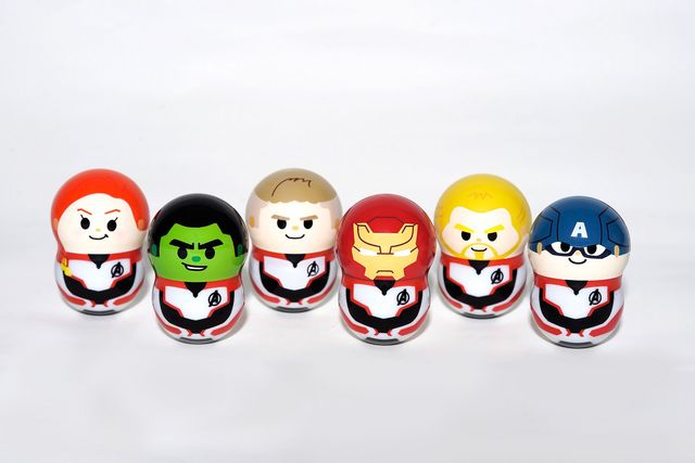 アベンジャーズ エンドゲーム劇場来場者限定ピンバッジセット