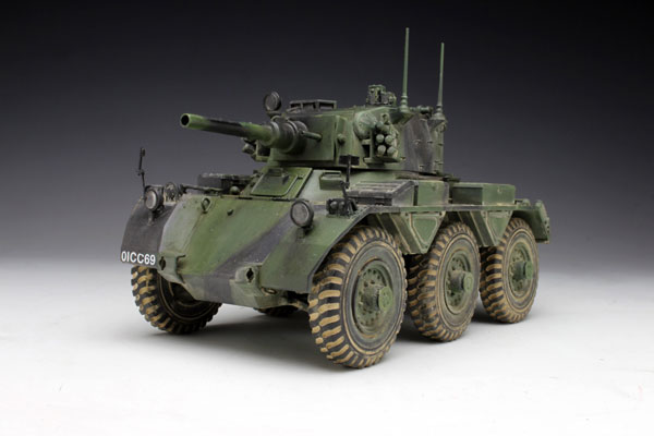 1/35 イギリス陸軍 6輪装甲車 サラディンMk.II プラモデル[ブラック