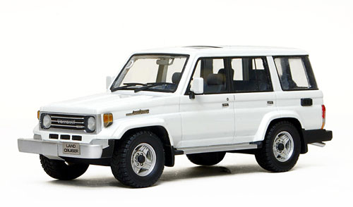 レジン製 1/43 トヨタ ランドクルーザー 70(1990) ホワイト[ハイ