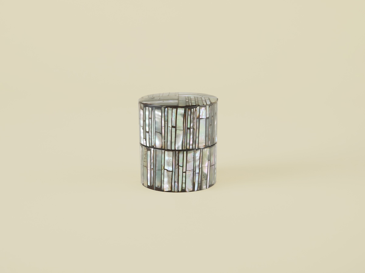 漆と螺鈿のコントラストが美しい小島雄四郎の茶道具・棗 (なつめ