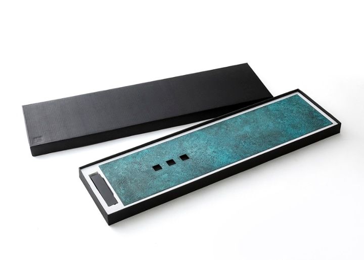 高岡銅器 on the wall～伝統工芸「高岡銅器」一輪挿しの壁掛け花器