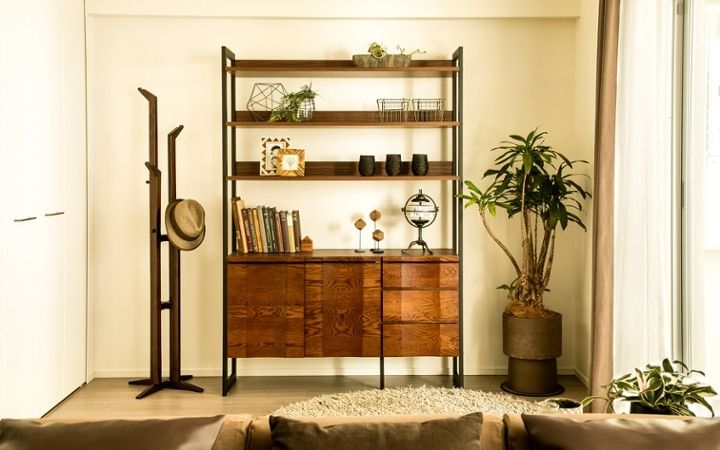 No.119 ダークブラウンのインテリアで統一、おしゃれな二人暮らし空間