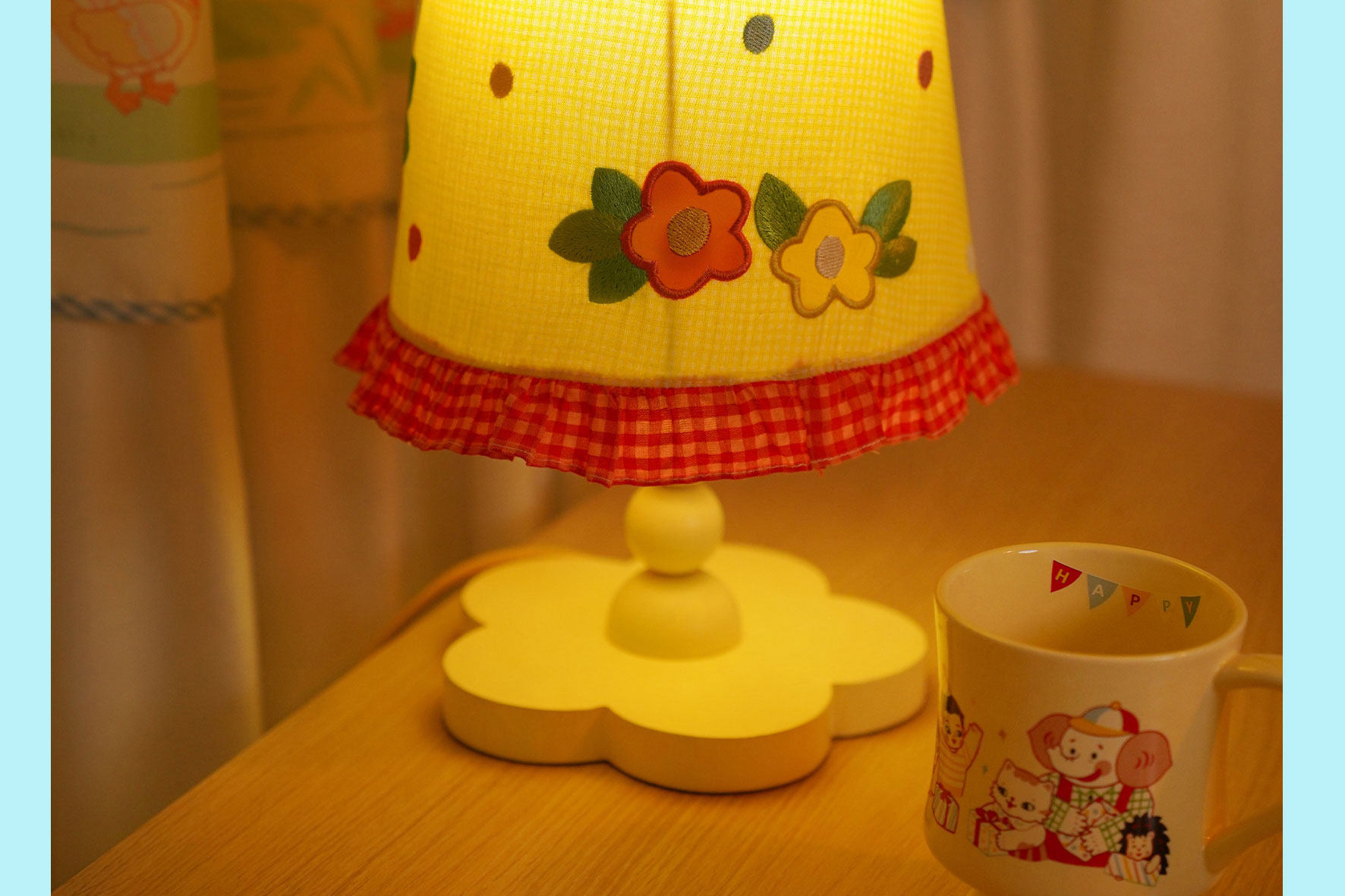 バニーバズる 80年代昭和レトロ 花うさぎ テーブルランプ 刺繍生地