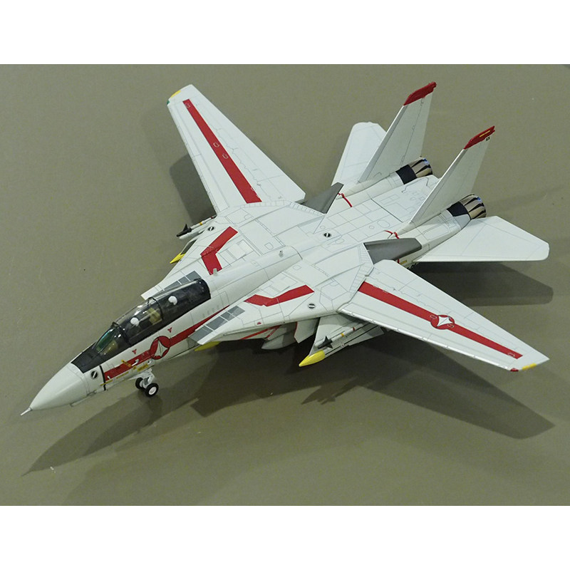 Calibre Wings 1:72 F-14J Robotech Rick Hunter PVC Fighter Plane