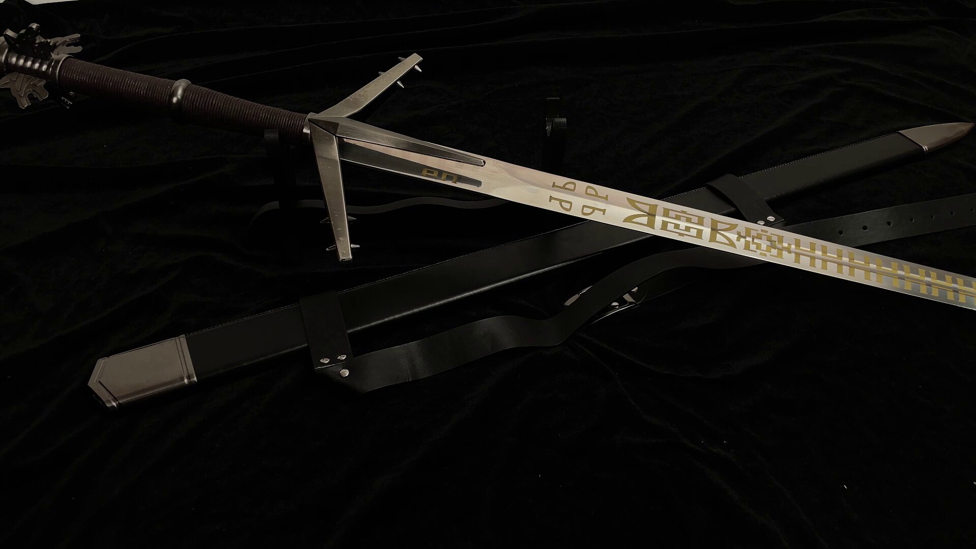 巫师3狂猎湖女剑白狼杰洛特猎魔人钢剑银剑金属1比1钢武器未开刃值得买