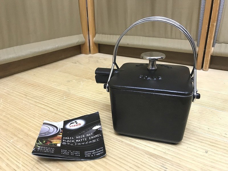 staub スクエアティーポットピメントteapot ケトルトリベット付き