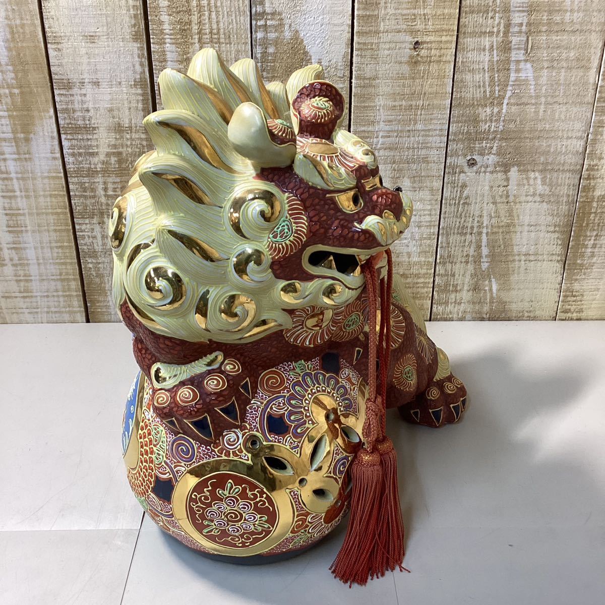須栄義 九谷焼 玉乗り獅子 魔除け 厄除け 獅子置物 縁起物 工芸品 シーサー