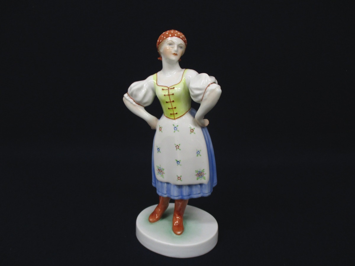 C2495 Herend/ヘレンド「フィギュリン 陶器人形 民族衣装 女性