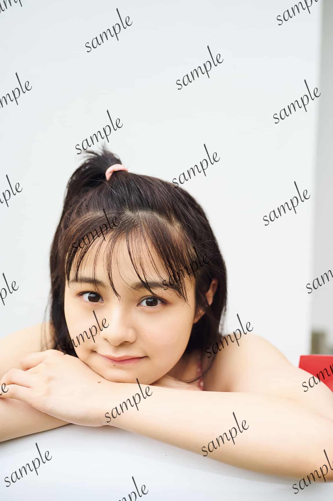 NGT48 本間日陽、待望の1st 写真集は明日発売。初公開画像&特典一覧