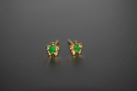 571 受注製作 k18金 翡翠 ピアス 花 結婚記念日 誕生日プレゼント