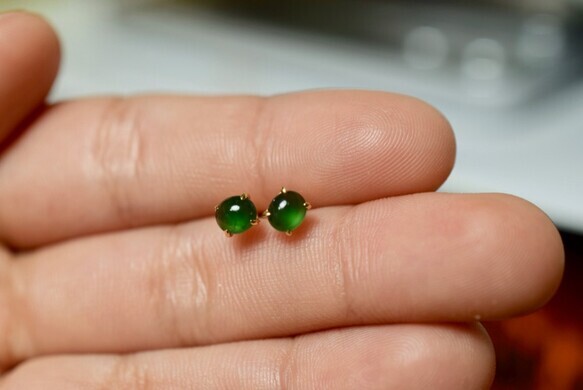 26 受注制作 k18ホワイトゴールド 一粒 シンプル 楕 ピアス 天然 緑 氷