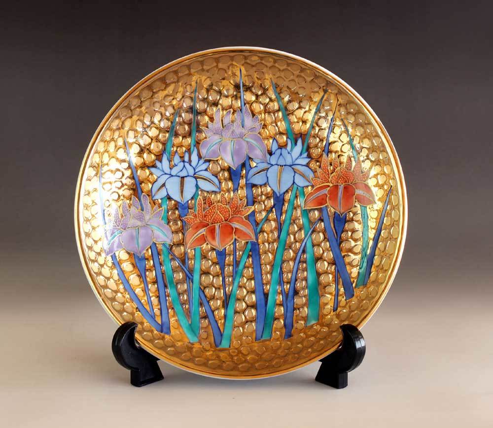 有田焼 陶芸家 藤井錦彩作】有田焼美術品 染錦黄金菖蒲絵飾り皿 文字