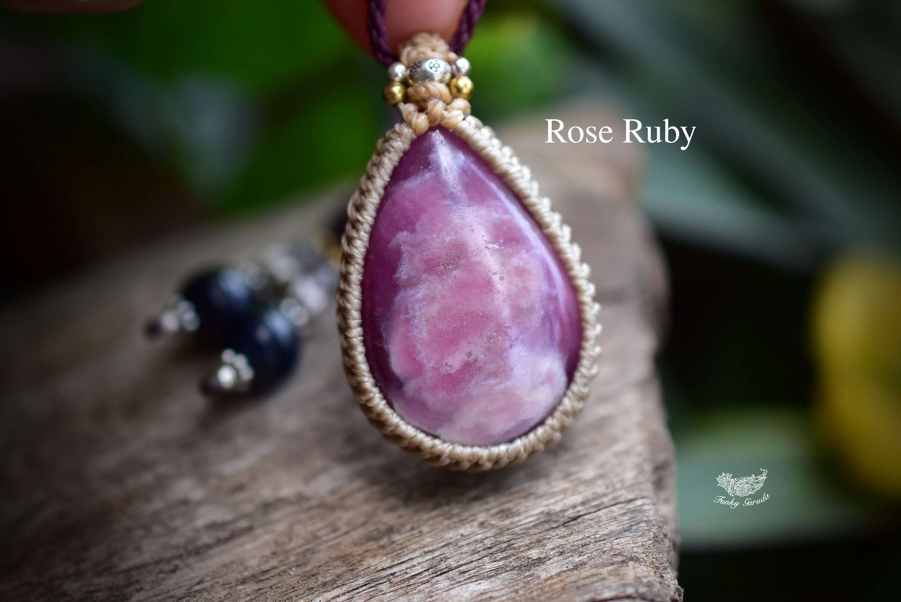 天然石】【ハンドメイド】柔らかな華☆87ct☆ローズ ルビー マクラメ