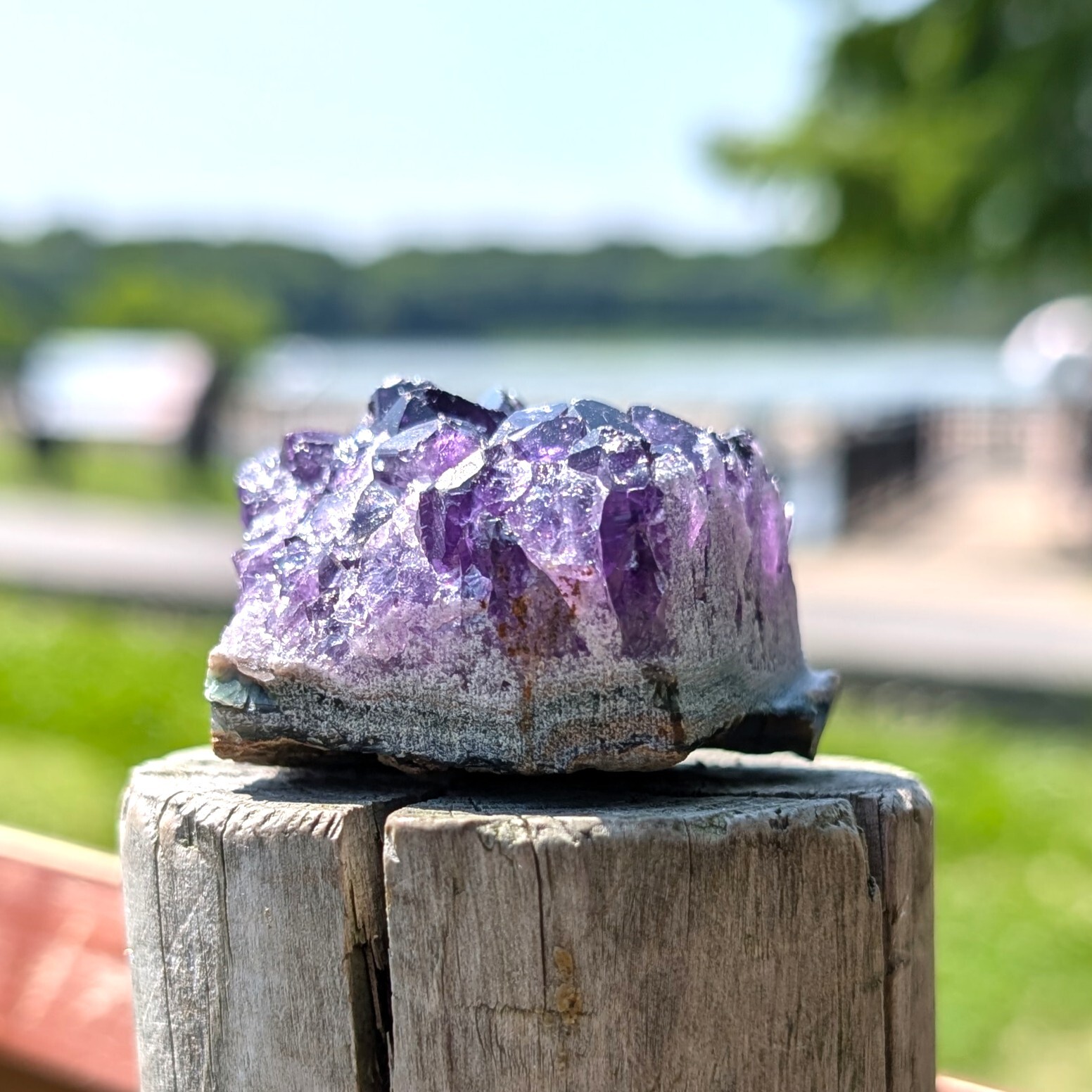 アメジストクラスター 天然原石 91g ウルグアイ産 濃い目の紫色で高