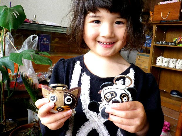 ブサカワ ハンドメイド感がいい！ 本革 キュート キーホルダー 【27